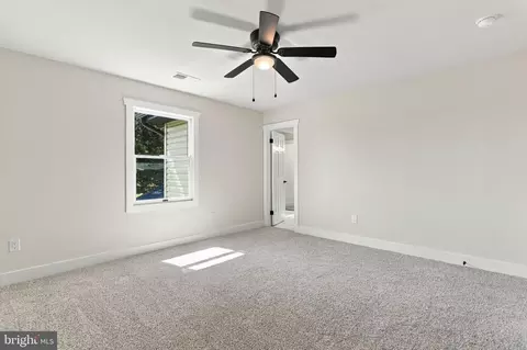 Bedroom - 64 Pheasant Hill Rd, Summit Point, WV 25446 photo 5 of 6