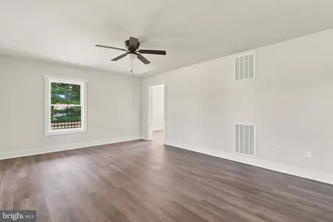 Living - 64 Pheasant Hill Rd, Summit Point, WV 25446 photo 4 of 6
