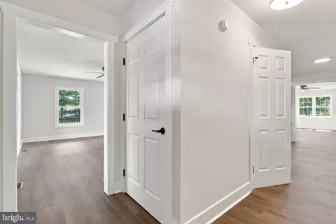 Entry Way - 64 Pheasant Hill Rd, Summit Point, WV 25446 photo 6 of 8