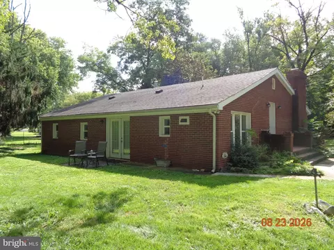 266 Thomson St, Summit Point, WV 25446