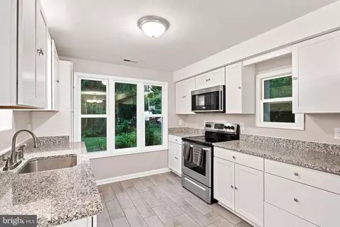 Kitchen - 266 Thomson St, Summit Point, WV 25446 photo 1 of 5