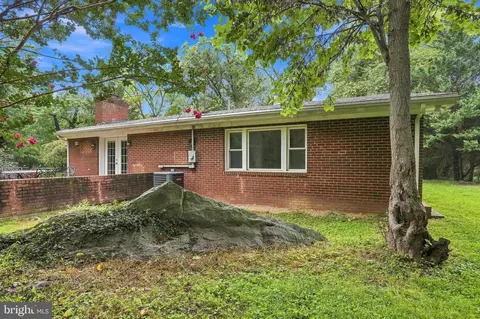 Exterior - 266 Thomson St, Summit Point, WV 25446 photo 5 of 8
