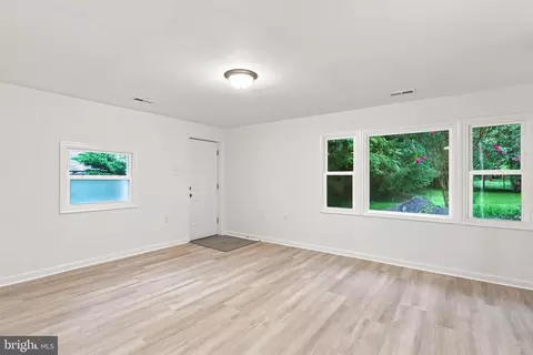 Living - 266 Thomson St, Summit Point, WV 25446 photo 7 of 7