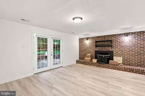 Living - 266 Thomson St, Summit Point, WV 25446 photo 3 of 7