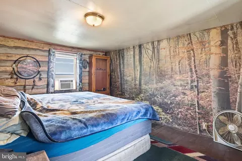 Bedroom - 4651 Leetown Rd, Summit Point, WV 25446 photo 1 of 2