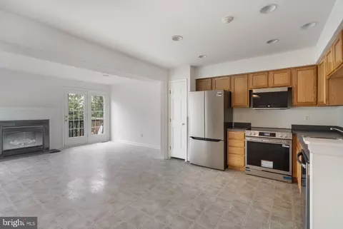 Living - 1331 Mare St, Ranson, WV 25438 photo 3 of 9