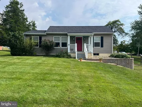 30 Elm St, Harpers Ferry, WV 25425