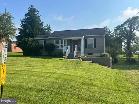 30 Elm St, Harpers Ferry, WV 25425