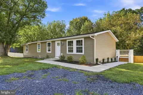 32 Anvil Rd, Kearneysville, WV 25430
