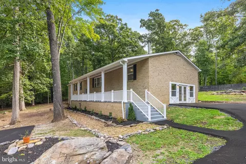 194 Black Cub Run Ln, Harpers Ferry, WV 25425