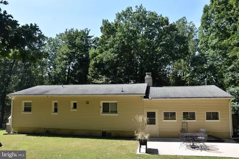74 Rolling Ln, Harpers Ferry, WV 25425