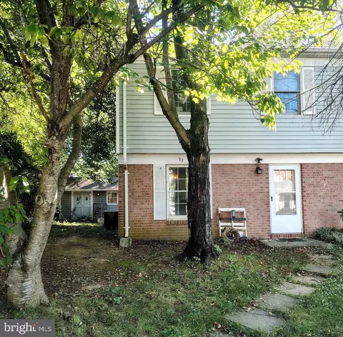 33 Standish Ct, Charles Town, WV 25414