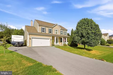 561 Chickamauga Dr, Harpers Ferry, WV 25425