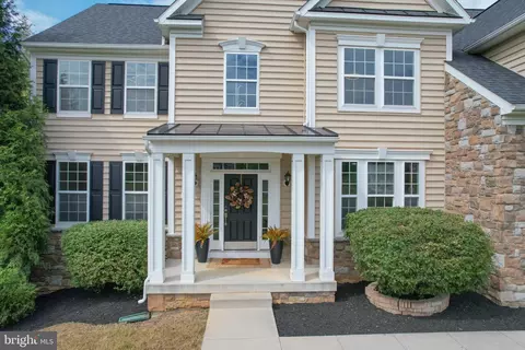 Exterior - 898 Declaration Dr, Charles Town, WV 25414 photo 5 of 9
