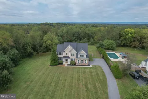 898 Declaration Dr, Charles Town, WV 25414