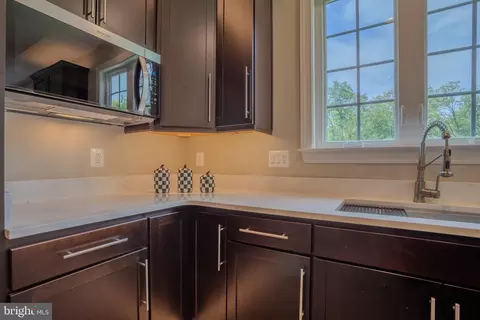 Kitchen - 898 Declaration Dr, Charles Town, WV 25414 photo 3 of 5