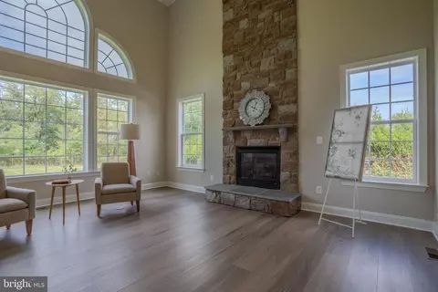 Living - 898 Declaration Dr, Charles Town, WV 25414 photo 2 of 12