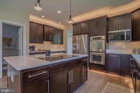 Kitchen - 898 Declaration Dr, Charles Town, WV 25414 photo 5 of 5