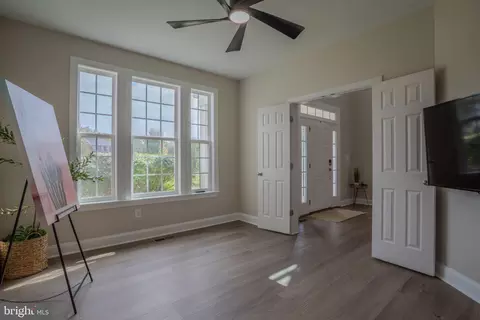 Entry Way - 898 Declaration Dr, Charles Town, WV 25414 photo 10 of 21