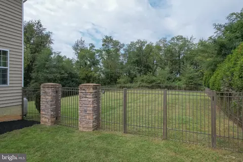 Exterior - 898 Declaration Dr, Charles Town, WV 25414 photo 3 of 9