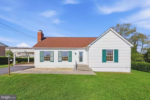 163 Hale Rd, Charles Town, WV 25414