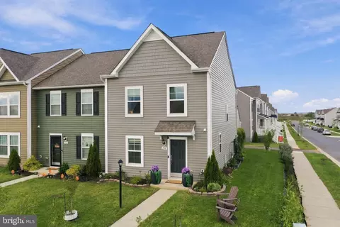 258 Battlefield Dr, Charles Town, WV 25414
