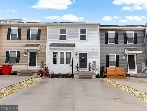 20 Orchard Green Dr, Charles Town, WV 25414