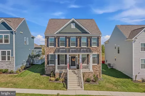 194 Holly Springs Ct, Charles Town, WV 25414