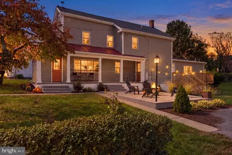 57 Rowles St, Harpers Ferry, WV 25425