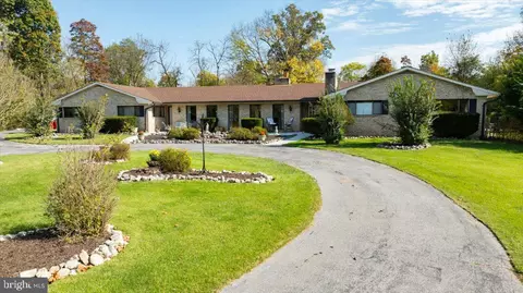 387 Woodbury Dr, Kearneysville, WV 25430