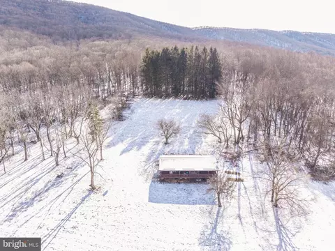 5344 Back Valley Rd, Lindside, WV 24951