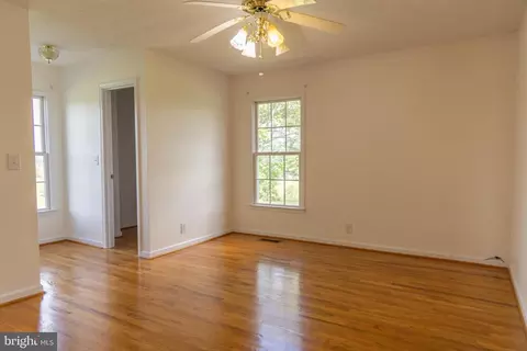 Bedroom - 2046 Simms Hill Rd, Lindside, WV 24951 photo 7 of 11