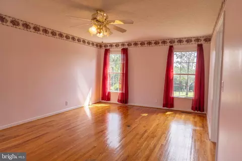 Bedroom - 2046 Simms Hill Rd, Lindside, WV 24951 photo 2 of 11