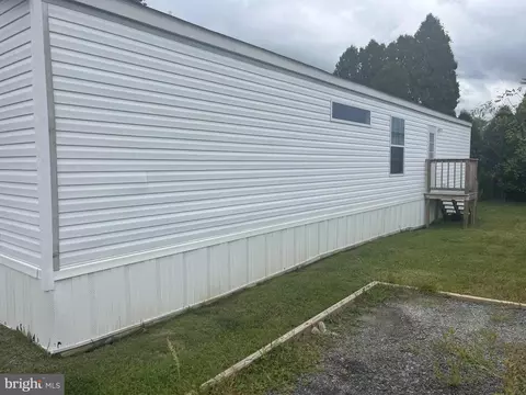 65 Saint Clairs Vlg, Morgantown, WV 26505