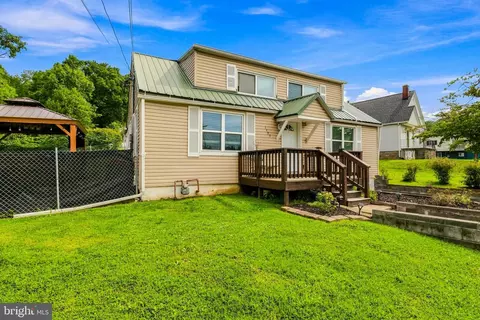 1405 Andmore St, Morgantown, WV 26505