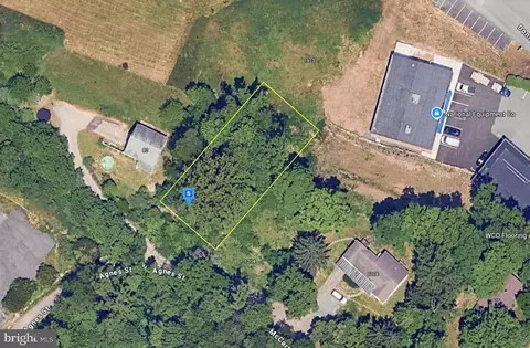 1200 Mccartney Ave, Morgantown, WV 26505