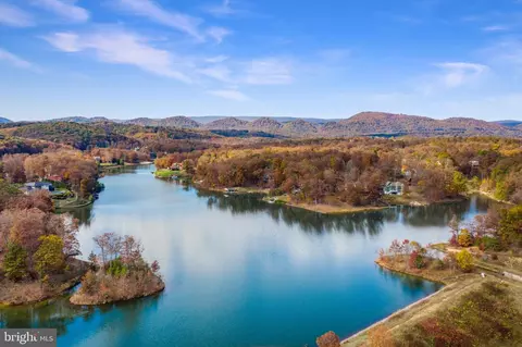 54 Lakewood Dr N, Ridgeley, WV 26753