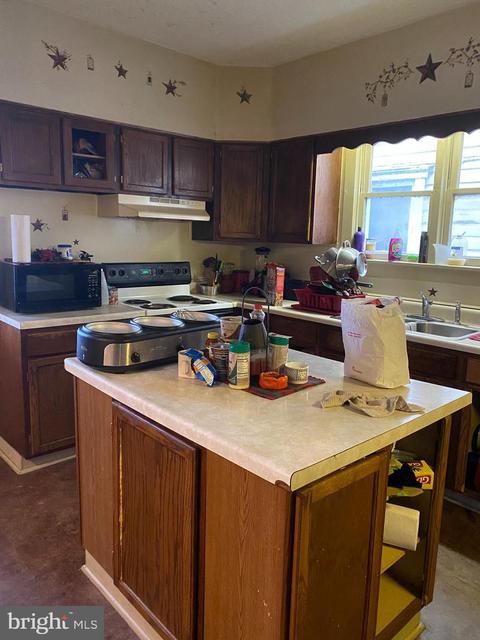 133 Argyle St, Keyser, WV 26726 photo 2