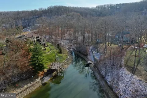 Lakewood S, Ridgeley, WV 26753