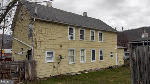 48 3rd St, Piedmont, WV 26750