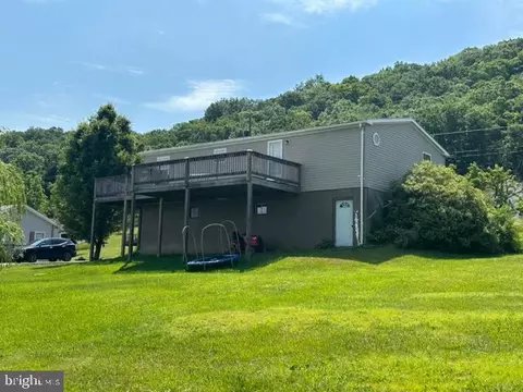 151 Pendleton St, Keyser, WV 26726 photo 3