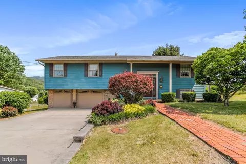 1465 Ludwick St, Keyser, WV 26726