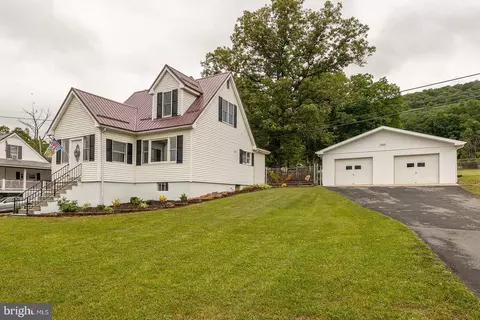 1148 Knobley Rd, Ridgeley, WV 26753