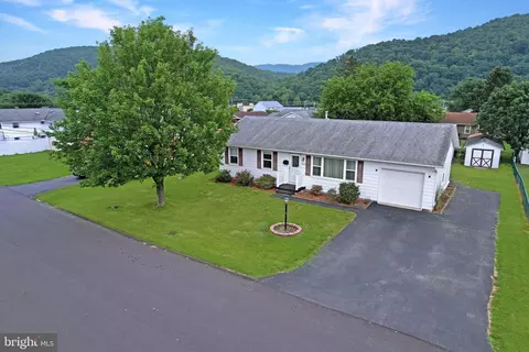 1425 Lynmar St, Keyser, WV 26726
