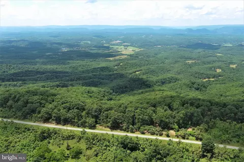 209 Bluffs On The Potomac, Fort Ashby, WV 26719