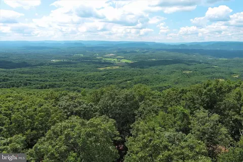 207 Bluffs On The Potomac, Fort Ashby, WV 26719
