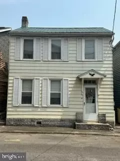 63 Paxton St, Piedmont, WV 26750
