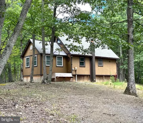 61 Goldfinch Ln, Burlington, WV 26710