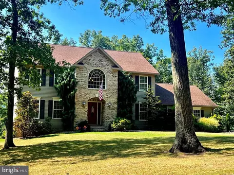 579 Colonial Heights Dr, Fort Ashby, WV 26719