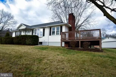 56 Lester St, Keyser, WV 26726